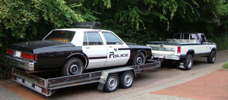 Oldtimer Transport Chevrolet Caprice Police Car 9C1